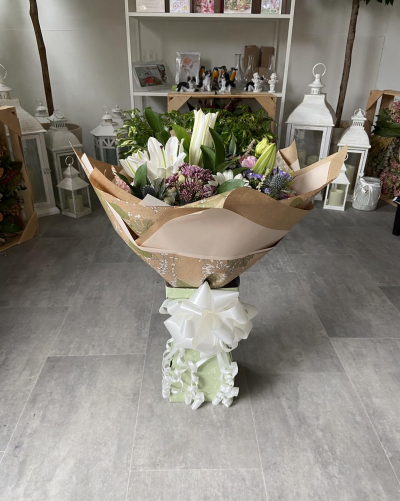 Roseland House of Flowers - White Handtied